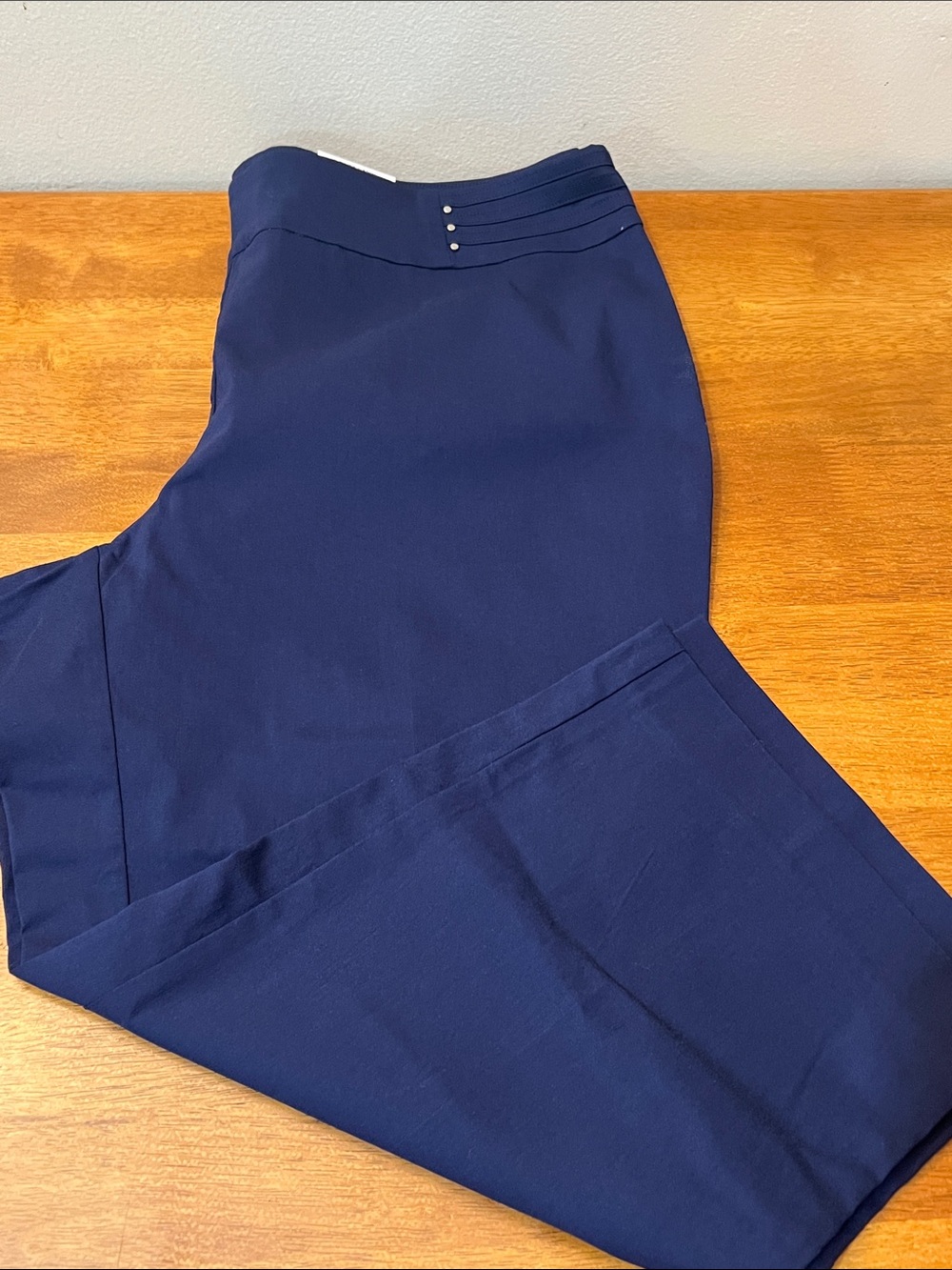JM Collection Navy Blue Capri Jeans - Women's Ankle/Cropped